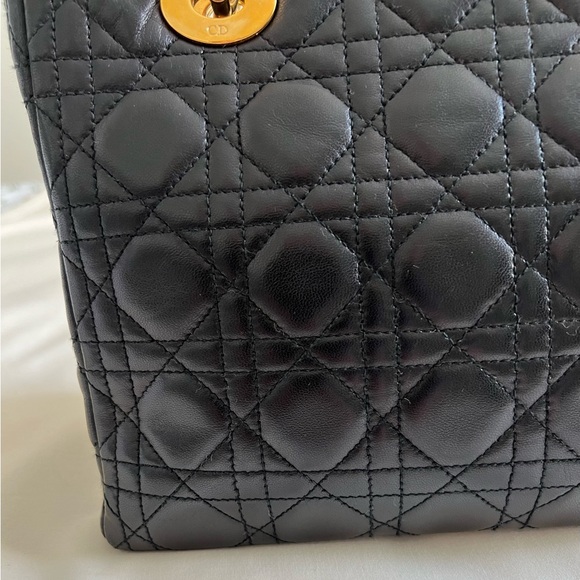 ❌❌SOLD❌❌Authentic Christian Lady Dior Medium Lambskin Handbag - Picture 6 of 16